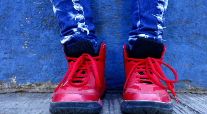 Why High Tops Remain a Fashion Staple? Man wearng high tops