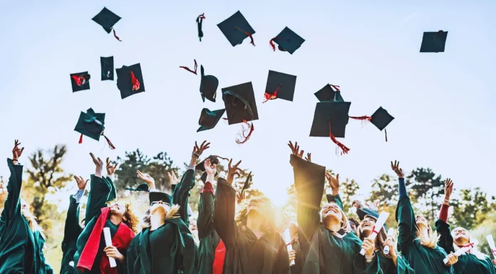 How to Truly Enjoy Your Graduation Graduation celebration