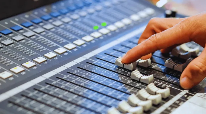 Navigating the World of Audio Engineering Internships: Tips and Advice Audio Engineering