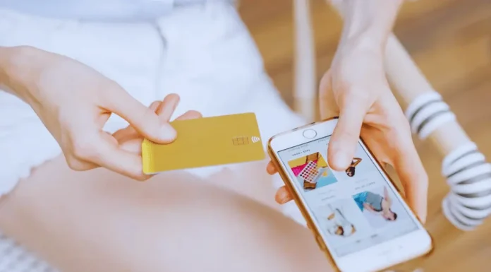 How Tech Advancements Have Transformed the Jewelry Shopping Experience Online jewelry shopping