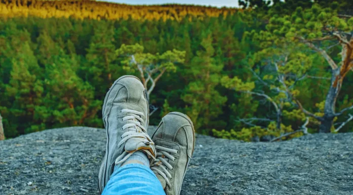 How to Style Unisex Sneakers for Any Occasion Unisex Sneakers