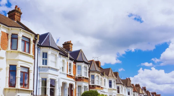 Real Estate Ownership: Community Property vs Joint Tenancy Community Property