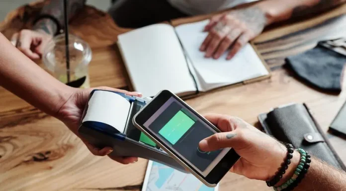 How Digital Wallets Are Simplifying Cross-Border E-commerce Payments How Digital Wallets Are Simplifying Cross-Border E-commerce Payments