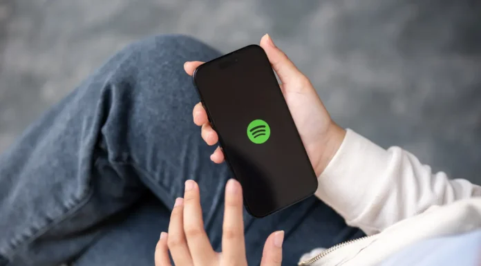 Is Digital Distribution the Future of Independent Music? Master Your Music