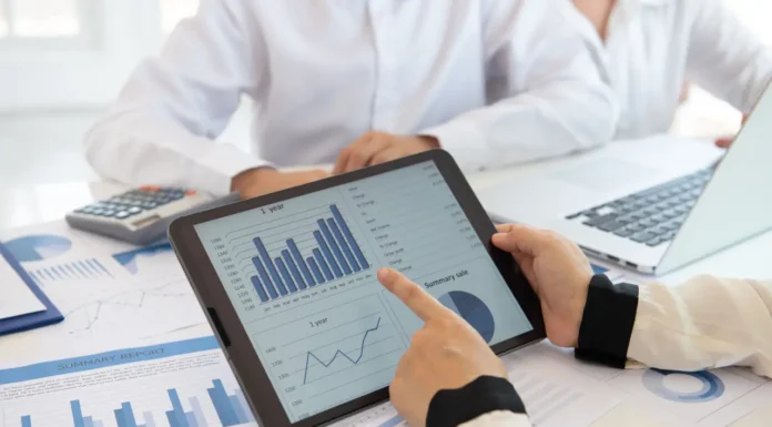 How Can a Financial Advisor Help You Achieve Financial Freedom? Financial Advisor
