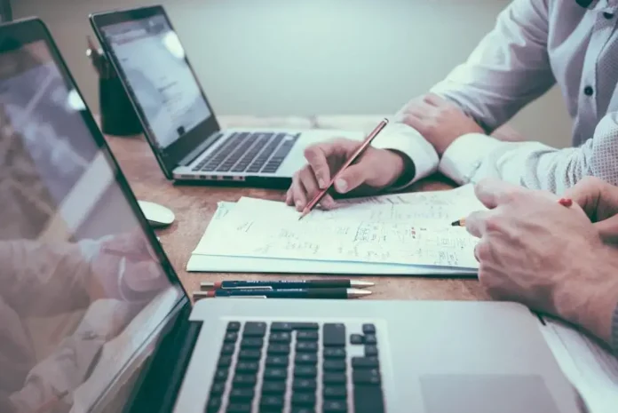 How To Choose the Best Knowledge Management Tools for Your Organization