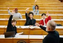 Choosing the Right Course to Study Choosing the Right Course to Study