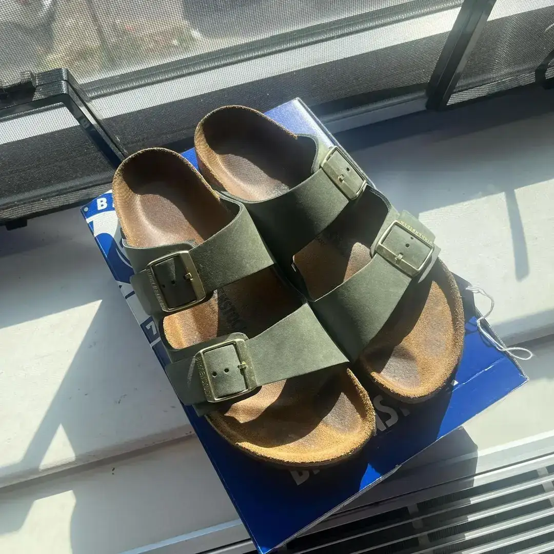 The Arizona Natural Leather in Thyme: The Breath of Fresh Air